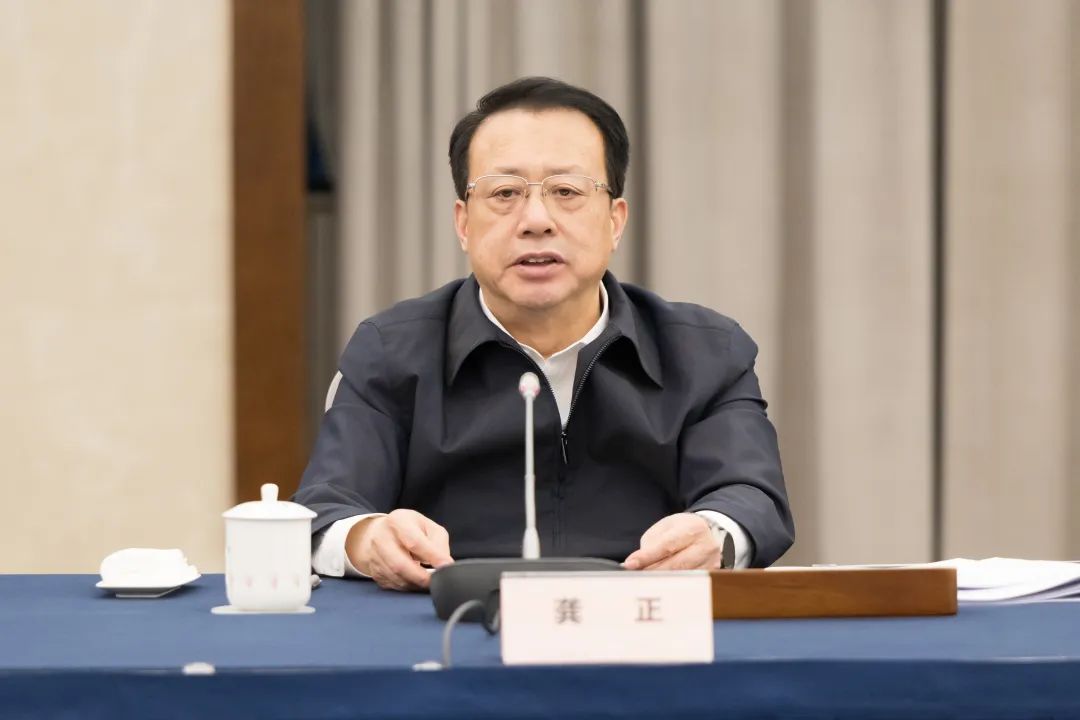 提高经济工作的精准性、针对性、实效性,打好经济发展的主动仗!上海2025年经济领域工作思路座谈会召开 提高经济工作的精准性、针对性、实效性,打好经济发展的主动仗!上海2025年经济领域工作思路座谈会召开